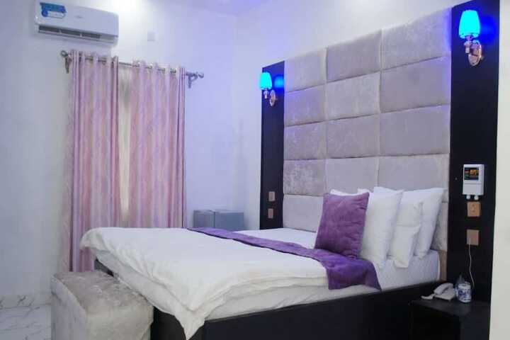 Room 7 of 20