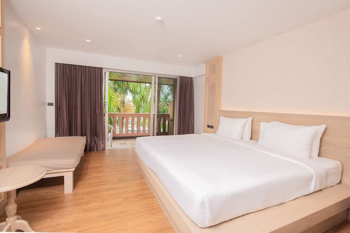 Room 12 of 75