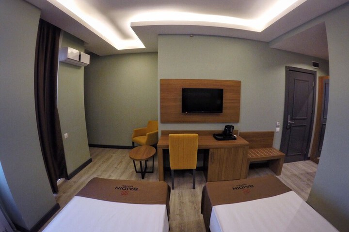 Room 9 of 48