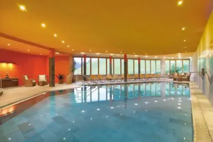 Pool 15 of 26
