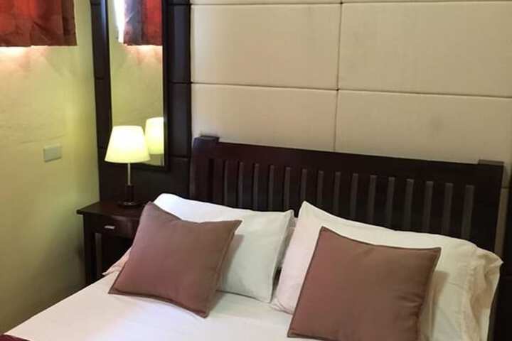 Room 3 of 52