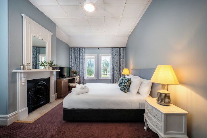 Room 4 of 51
