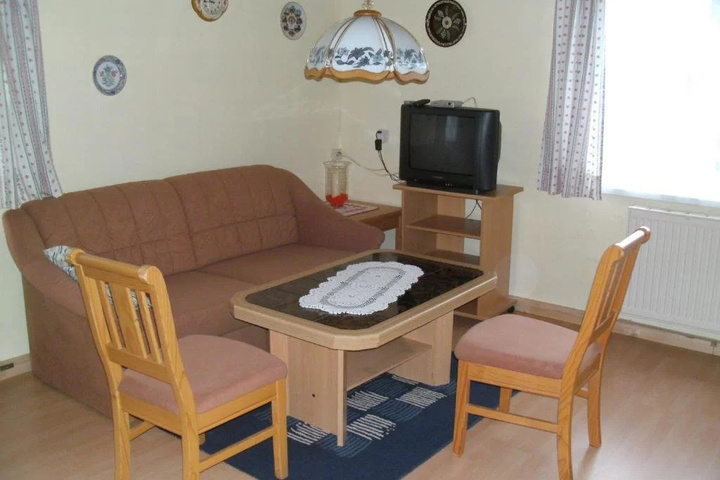Room 9 of 10
