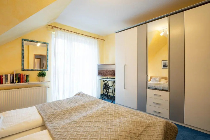 Room 5 of 14