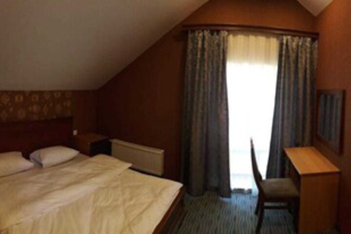 Room 55 of 90