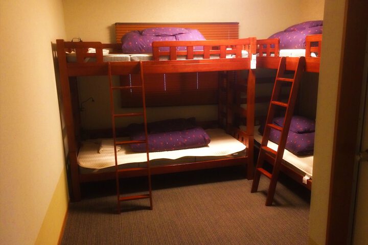 Room 25 of 59