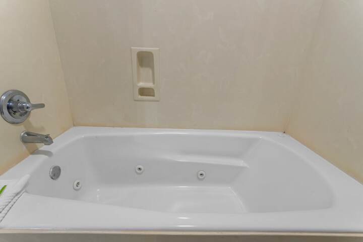 Room 21 of 26
