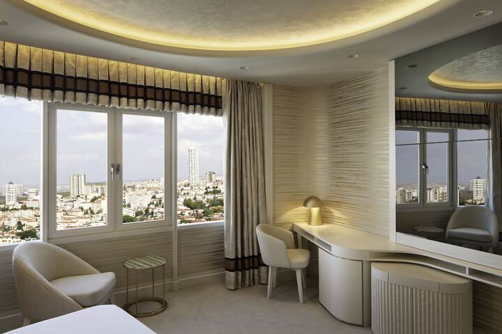Room 46 of 140