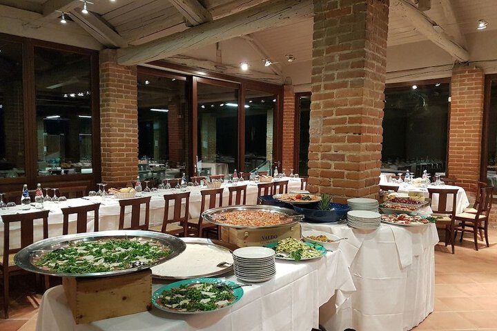 Dining 30 of 47