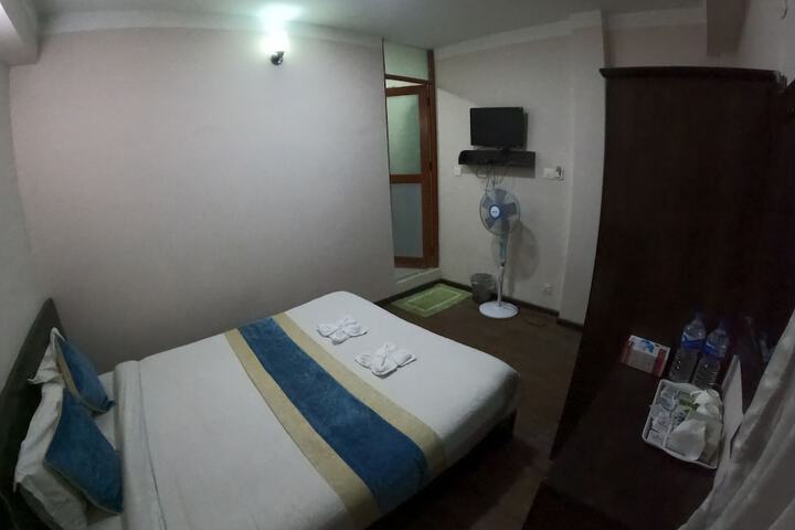 Room 4 of 35