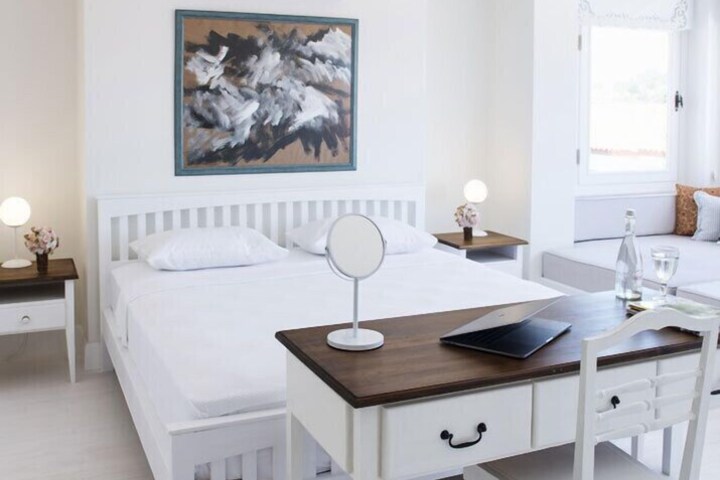 Room 6 of 35