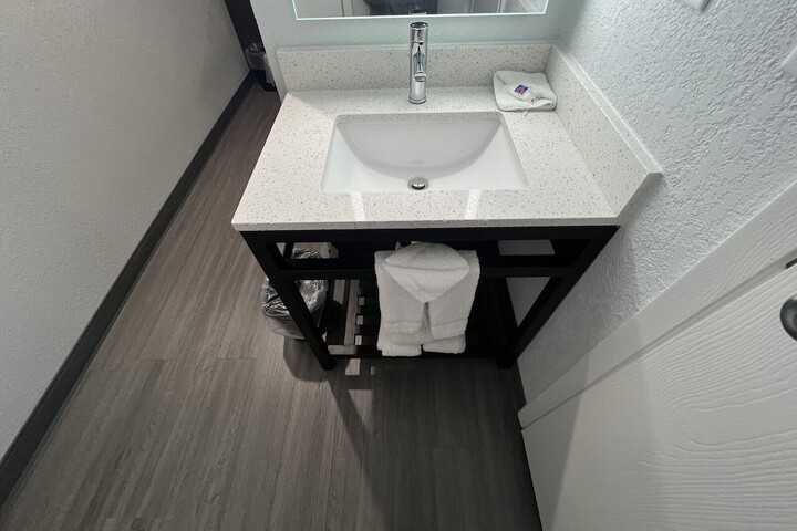Room 19 of 35