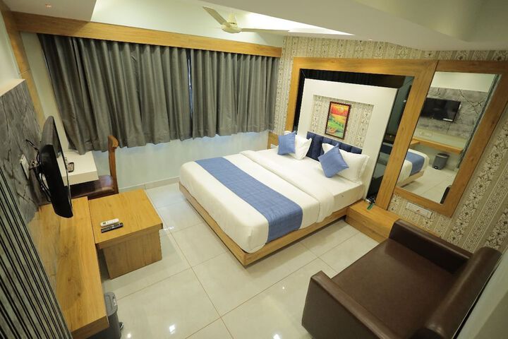 Room 7 of 14