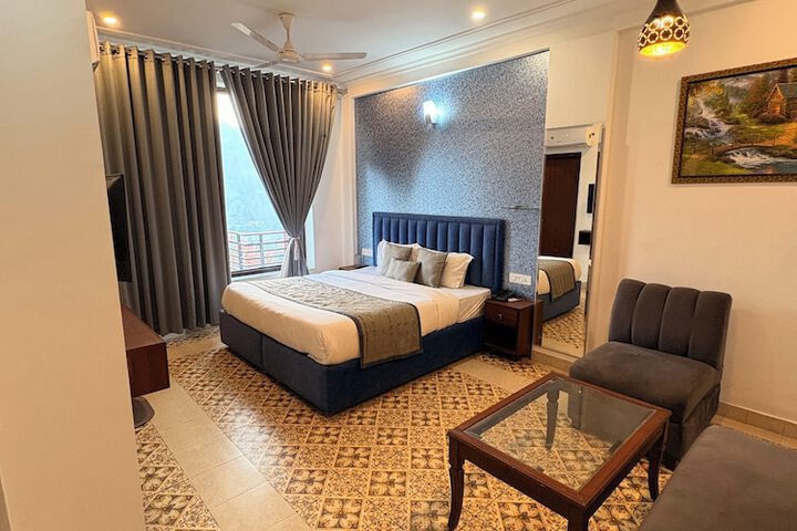 Room 10 of 31
