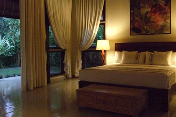 Room 3 of 44