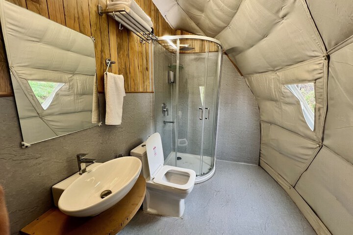 Room 9 of 15