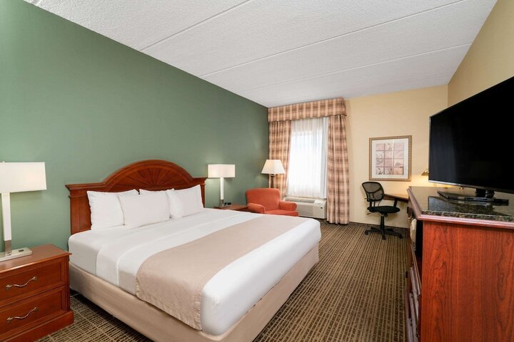 1 King Bed (7 of 20)