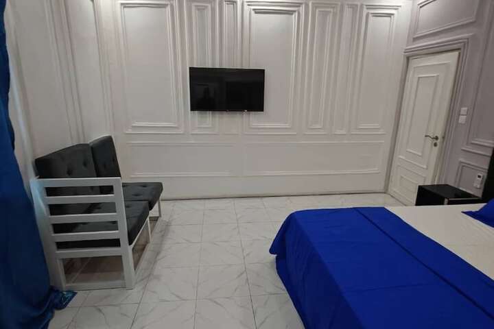 Room 3 of 71