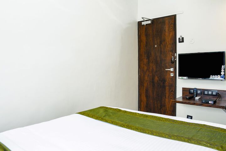 Room 8 of 31