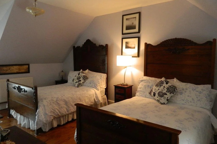 Room 4 of 15