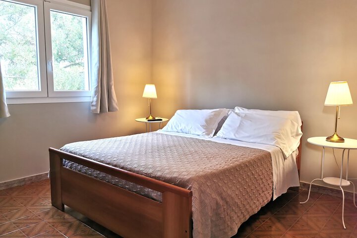 Room 8 of 87