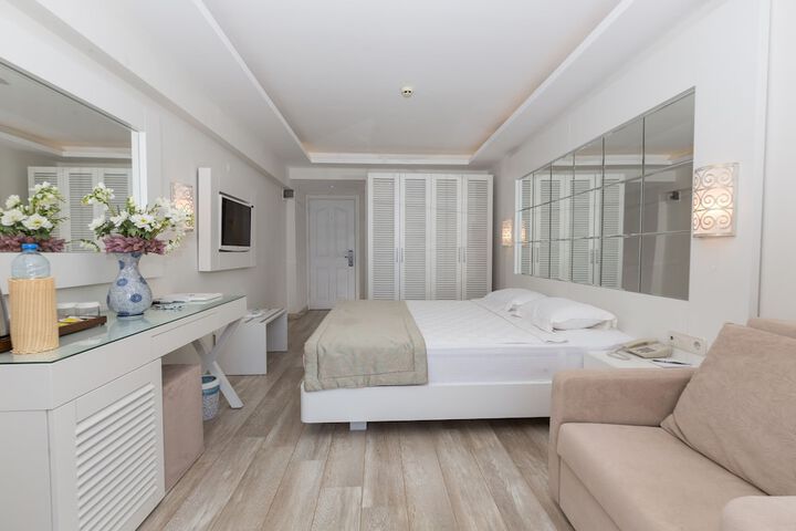 Room 10 of 97