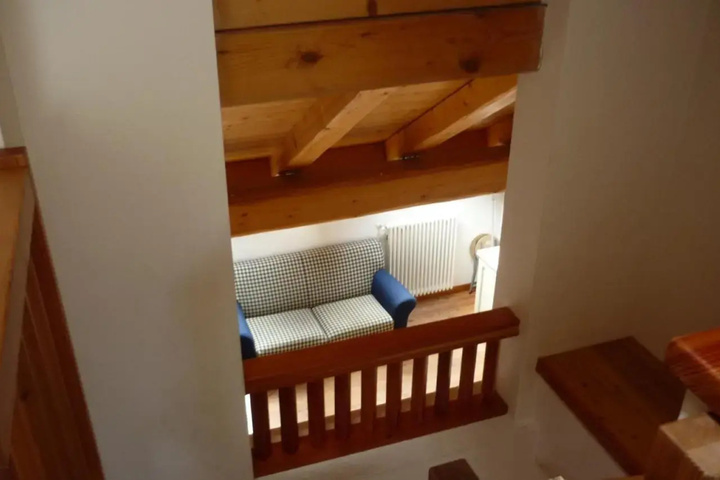 Room 4 of 25