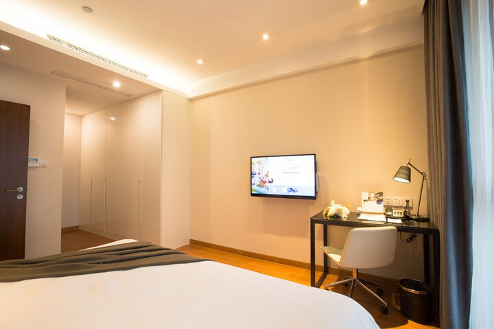 Room 26 of 108