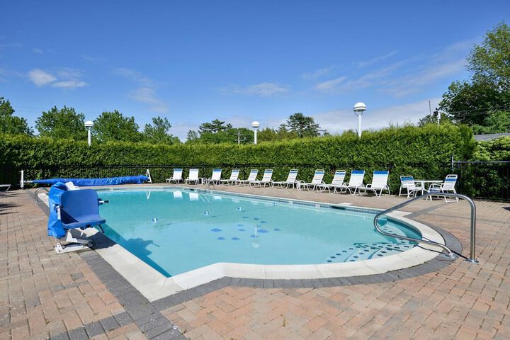 Swimming pool at Bar Harbor Motel