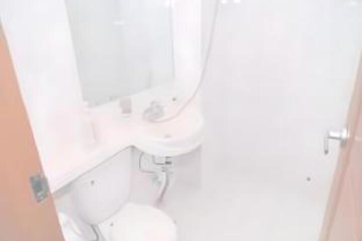 Room 16 of 19