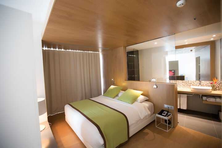 Room 14 of 43