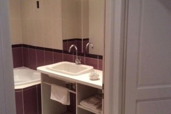 Room 16 of 23