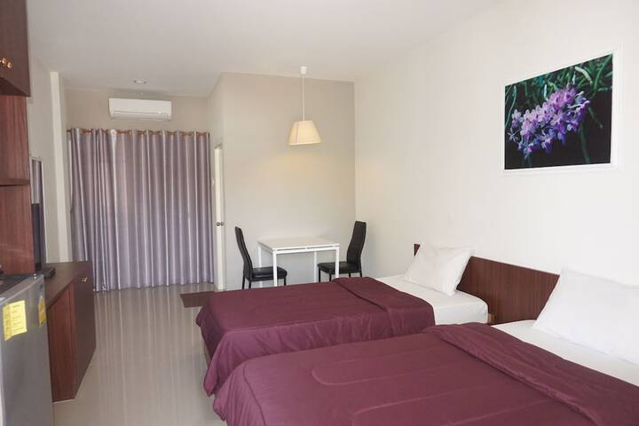 Room 10 of 33