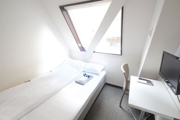 Room 19 of 94