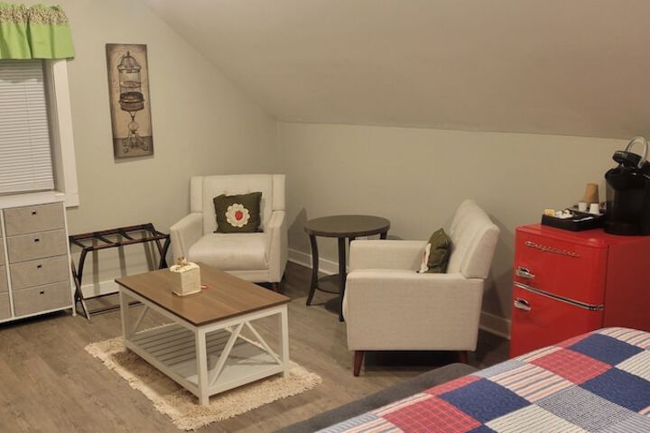 Room 4 of 42