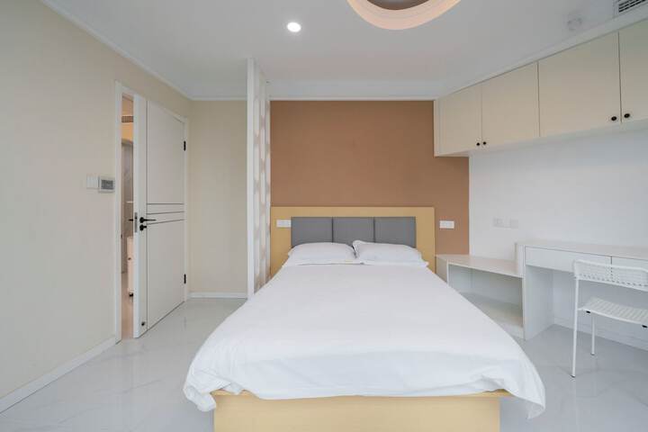 Room 52 of 94