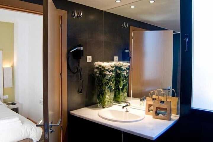 Room 13 of 40