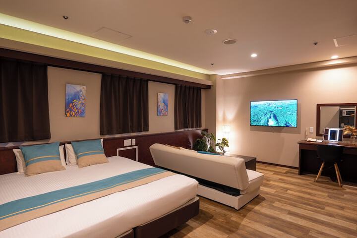 Room 3 of 23
