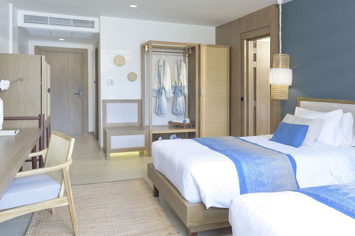 Room 12 of 74