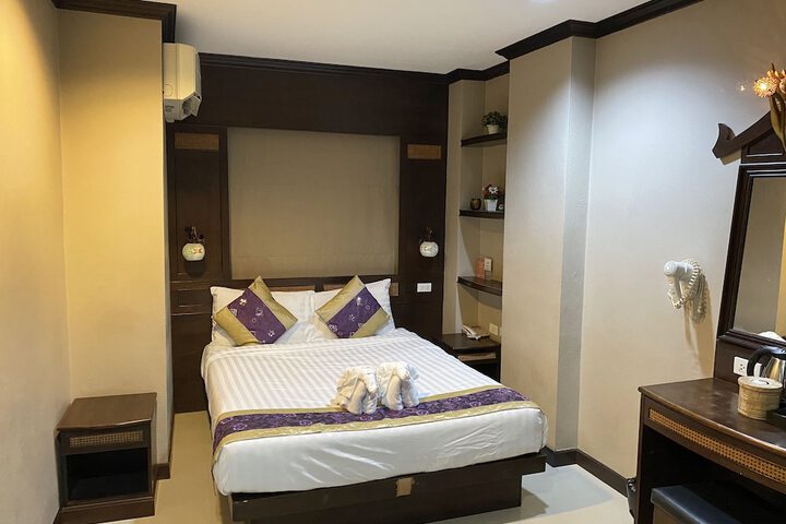 Room 15 of 53