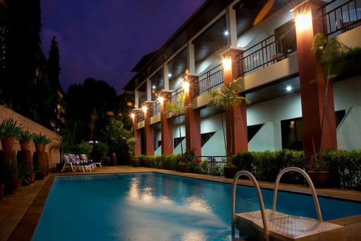FIRST RESORT ALBERGO