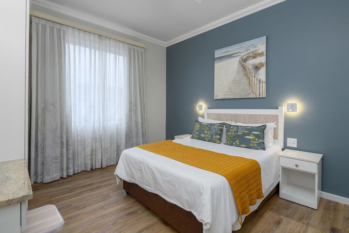 Room 6 of 37