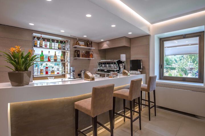 Lounge 149 of 173