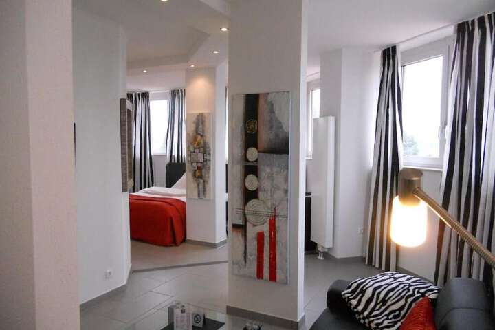 Room 7 of 33