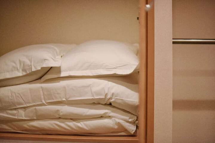 Room 12 of 47