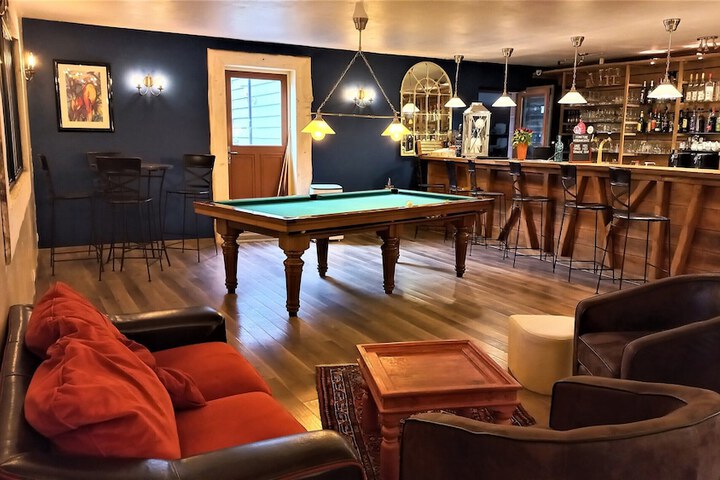 Lounge 57 of 71