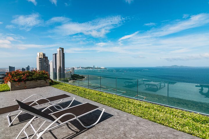 Sundeck 3 of 62