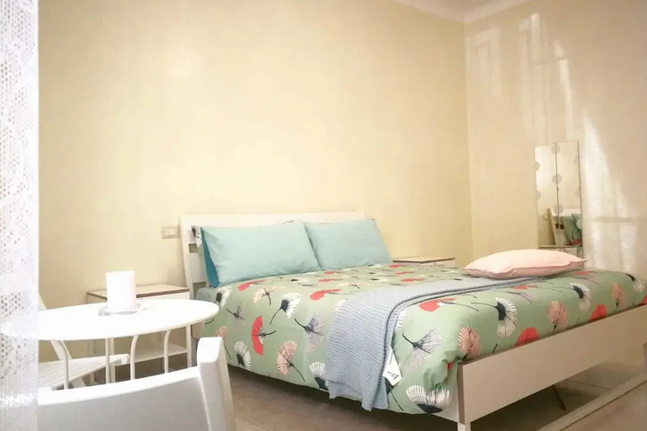Room 8 of 10