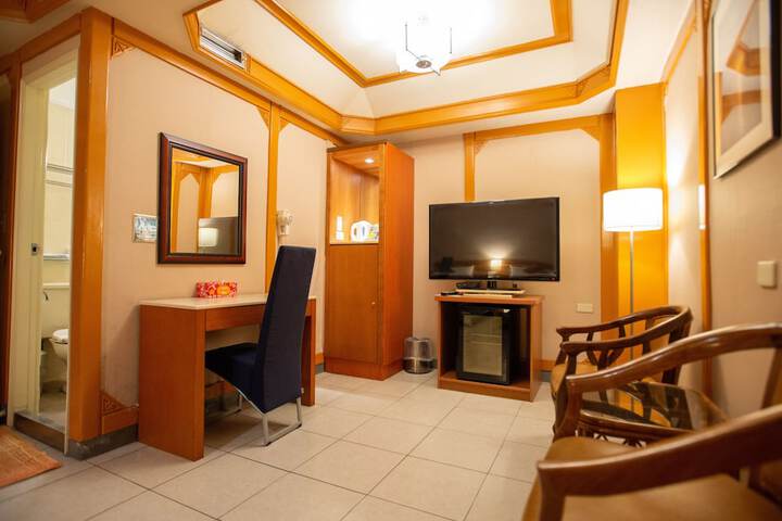 Room 14 of 53