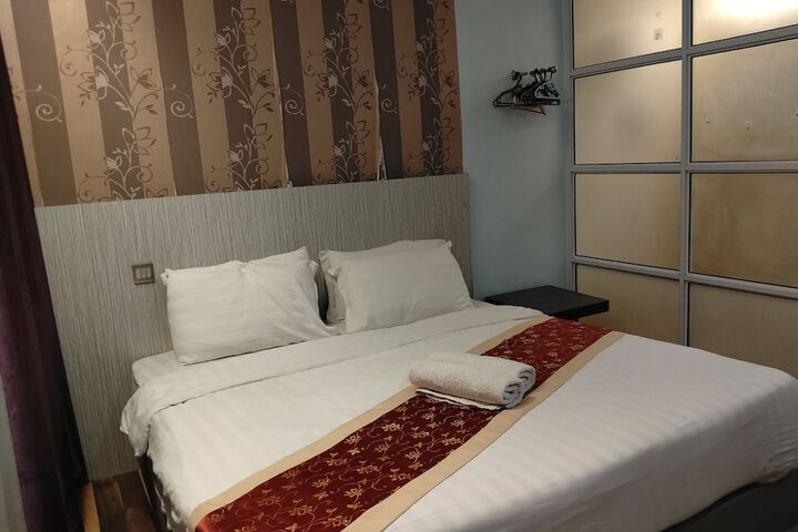 Room 25 of 66